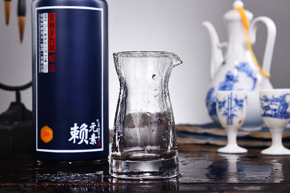 赖鼎酒：传承百年，辉煌绽放